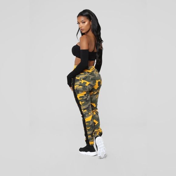 Fashion Nova Cadet Kasey Cargo Joggers - Yellow Black Medium - Picture 4 of 10